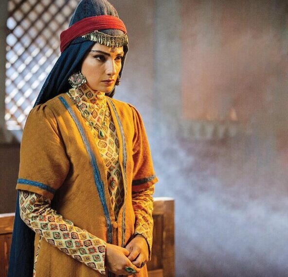 گفتوگو با محیا دهقانی ـ بازیگر وقتی مافیا کار را برای «ماه منیر» سخت میکند