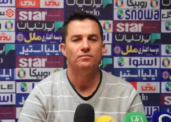 سرمربی تیم فوتبال پرسپولیس گفت: من و یحیی گل‌محمدی به هم احترام می‌گذاریم