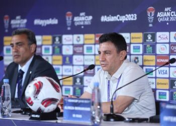 قلعه‌نویی: در مورد بزرگی نکردن ۳ بازیکن بحثم فنی بود/ وارث بازیکنانی مثل علی دایی هستیم