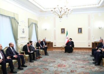 دیدار معاون نخست وزیر ارمنستان با رئیس جمهور رئیسی: موافق حضور بیگانگان در منطقه به بهانه حل مشکلات نیستیم