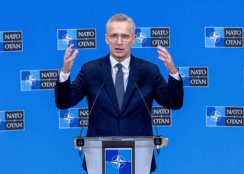 استولتنبرگ: اوکراین می‌تواند از اف-‌۱۶ها برای حمله به عمق روسیه استفاده کند