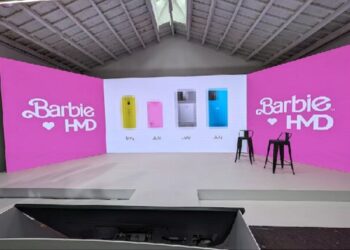 تلفن همراه باربی به دنیای واقعی می‌آید!