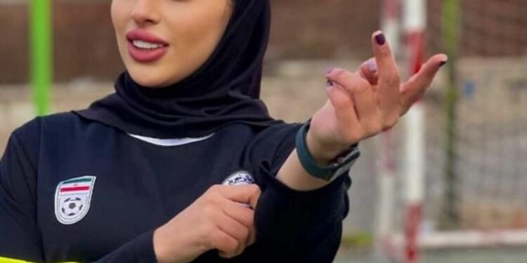 مصاحبهای با ساناز ربیعلاله، لژیونر فوتبال بانوان ایران