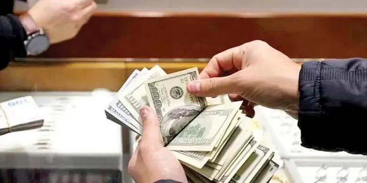 پیش بینی قیمت دلار ۲۴ بهمن ۱۴۰۲ / روند کاهشی قیمت دلار ادامه دارد؟