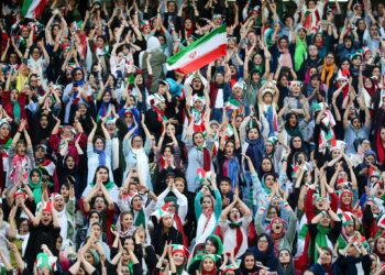 مشکل ورود بانوان به ورزشگاه‌های فوتبال