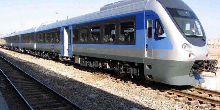 آغاز پیش فروش بلیت قطار‌های مسافری از پنج شنبه ۹ فروردین ماه