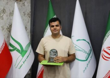 علی معرف در جشنواره ملی عکس «قاب سبز» درخشید.