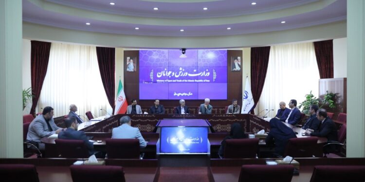 برگزاری چهارمین جلسه اخذ مدرک حرفه‌ای سرخابی‌ها با حضور وزیر ورزش