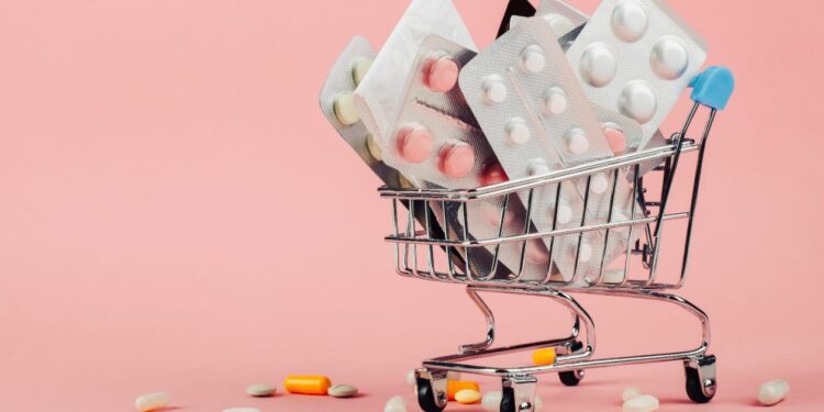 آغاز رسمی فروش اینترنتی دارو از یک ماه آینده