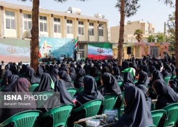 شرایط تحصیل دختران متاهل در مدارس روزانه