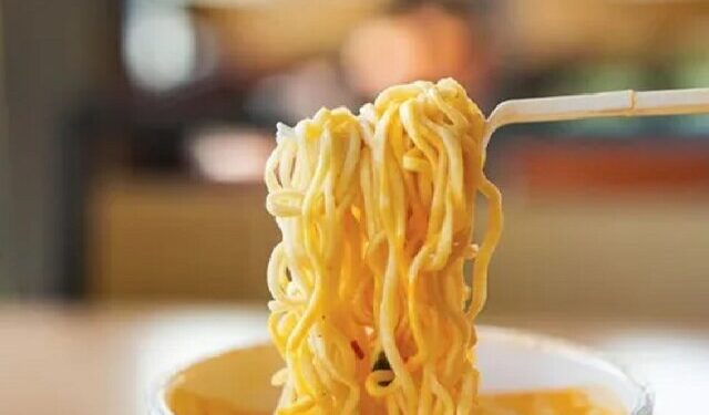 به بچه ها نودل ندهید!