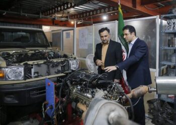 رونمایی از موتور ۶ سیلندر خورجینی با کاربرد در صنعت خودروسازی با حضور معاون رئیس‌جمهور