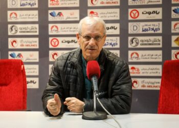 مدیرعامل باشگاه تراکتور عملکرد داور بازی روز گذشته مقابل آلومینیوم اراک را مصداق بارز ضایع شدن حق هواداران تراکتور دانست.