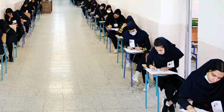 مصیبت دانش آموزان برای دریافت کارت ورود به جلسه ، آموزش و پرورش: با شناسنامه در آزمون حضور یابید