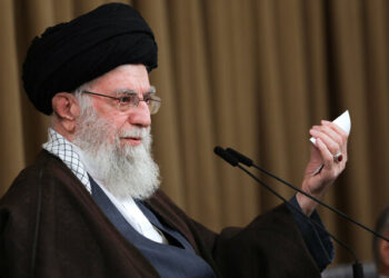 رهبر انقلاب در پیامی به مناسبت آغاز به کار ششمین دوره مجلس خبرگان رهبری: مجلس خبرگان مظهر مردمسالاری اسلامی است