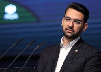 آذری جهرمی: بسازیم، کلنگ نباشیم!