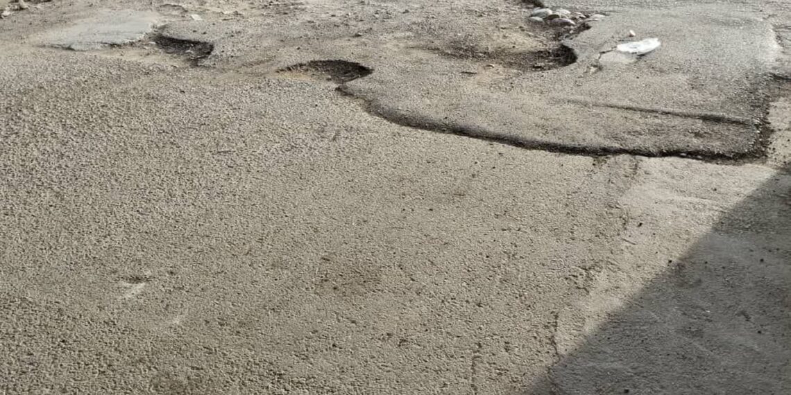 ورودی بلوطک شیخان ایذه سردرگمی برای مردم و شهروندان را کلافه کرده است