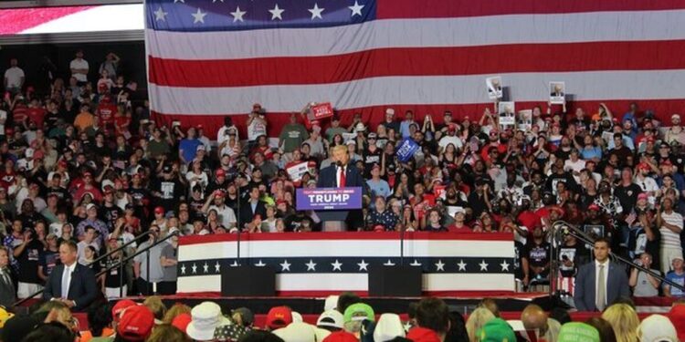 ترامپ: بایدن ما را بهسمت جنگ جهانیِ سوم میبَرَد