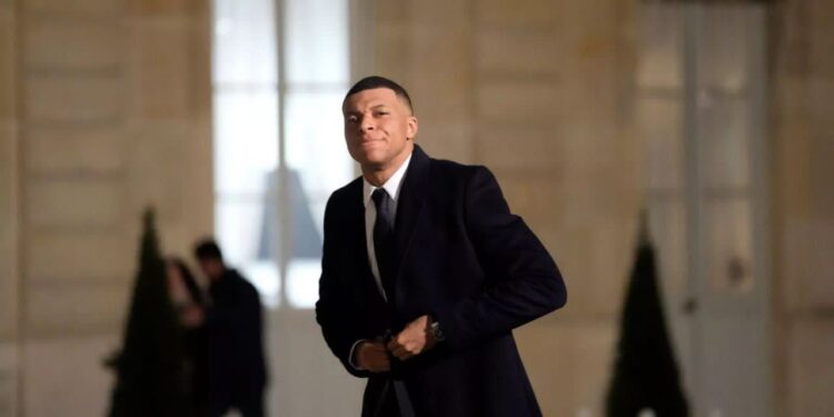 درخواست امباپه از جوانان فرانسوی: در انتخابات شرکت کنید، رای شما تفاوت را رقم خواهد زد