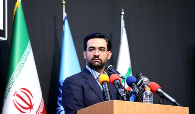 آذری جهرمی: امروز روز شکرگزاری ملی است