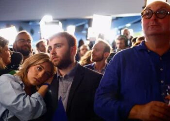 من به ترک فرانسه فکر می‌کنم