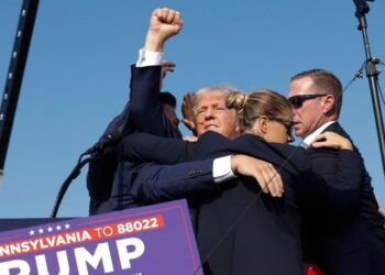 واکنش‌ سیاستمداران فرانسوی به ترور نافرجام دونالد ترامپ