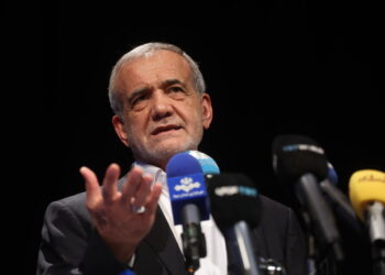 پزشکیان: 10 هزار ساعت روی پرونده افراد کار کردیم و شده این افرادی که اینجا نشستند