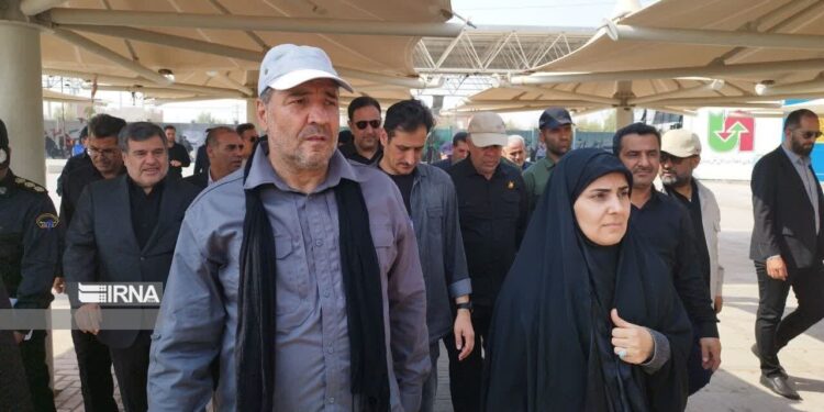 وزیر راه و شهرسازی: بیش از ۵۰ درصد تردد زوار اربعین از مرز مهران انجام شده است