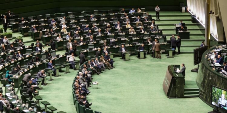 روز تاریخی مجلس؛ تمام وزرای دولت چهاردهم رای اعتماد گرفتند