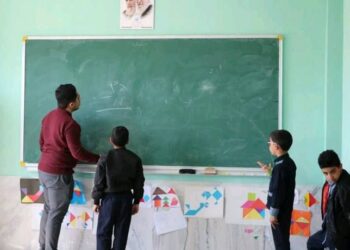 آموزش و پرورش رسماً از محدودیت بازنشستگی معلمان عقب نشینی کرد