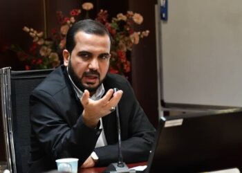 یک عضو هیات رئیسه مجلس پاسخ داد استدلال مجلس برای تفکیک وزارت راه و شهرسازی چیست؟