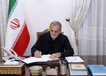 رئیس‌جمهوری مجوز جذب ۷۰ هزار معلم بازنشسته را صادر کرد