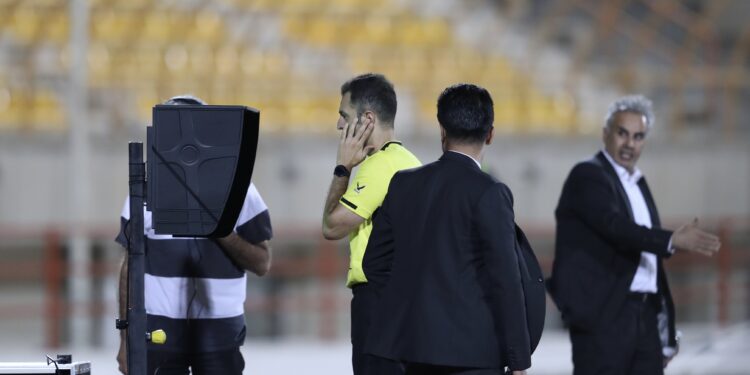 ما با تمام دنیا فرق داریم حتی در VAR!