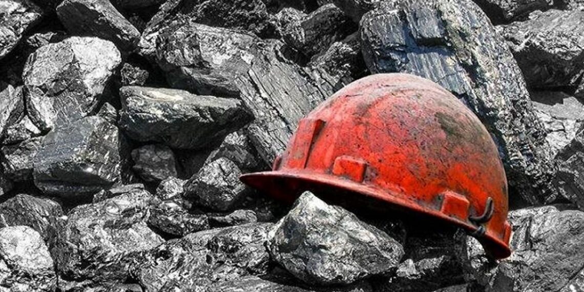 فاجعه در معدن زغال سنگ در طبس؛ ۱۹ هموطن جان باختند