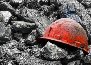 فاجعه در معدن زغال سنگ در طبس؛ ۱۹ هموطن جان باختند