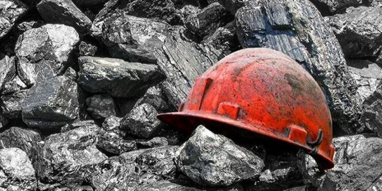 فاجعه در معدن زغال سنگ در طبس؛ ۱۹ هموطن جان باختند
