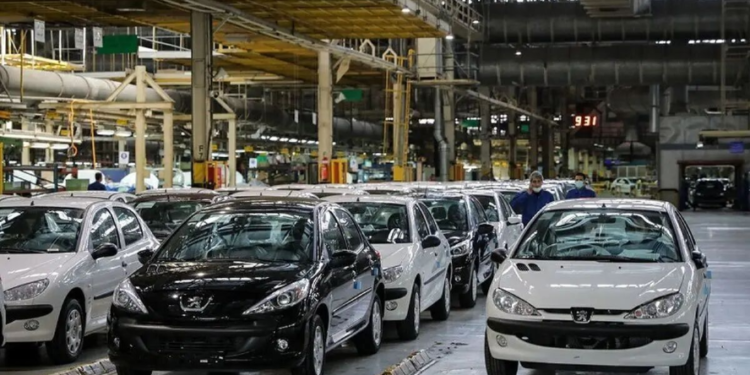 رکود مرگبار بازار خودرو/ پیش‌فروش خودرو کلاهبرداری است