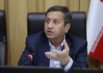 وزیر اقتصاد: نظارت در بیمه مرکزی ضعیف است/ نیازمند اصلاح در معیارهای توانگری بیمه‌ای هستیم