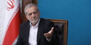 جلسه تعیین تکالیف دستگاه‌ها بر اساس اسناد بالادستی پزشکیان: تکالیف و مسئولیت‌های دقیق هیچ دستگاه و مدیری مشخص نیست