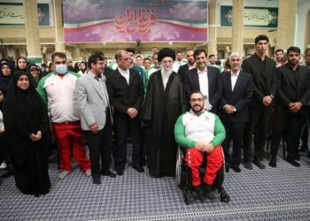 گزیده بیانات رهبر انقلاب در دیدار کاروان‌های ورزشی رهبر انقلاب: جوان‌های ورزشکار موجب سربلندی ایران هستند