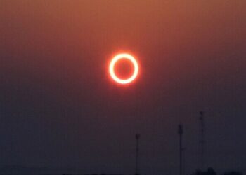 مدیر انجمن نجوم آماتوری ایران خبرداد وقوع‌ دومین خورشیدگرفتگی امسال به صورت حلقوی/این پدیده در ایران و آسیا قابل مشاهده نیست
