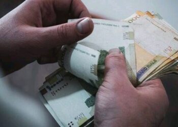 پیشنهاد افزایش ۲۰ درصدی دستمزد کارمندان برای سال ۱۴۰۴