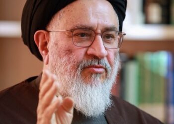 محقق داماد: فکر نان مردم باشیم، شکم گرسنه ایمان ندارد