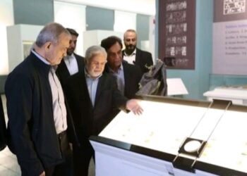 رونمایی از الواح هخامنشی توسط پزشکیان