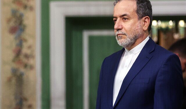 عراقچی: ابتکاراتی برای آتش‌بس در غزه و لبنان وجود دارد