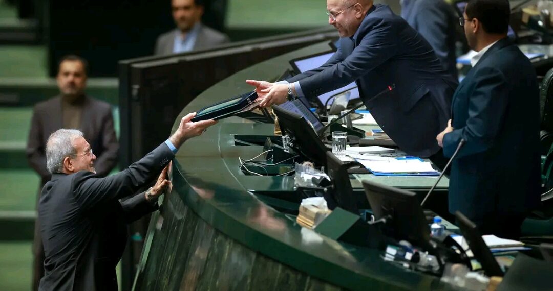 نایب رئیس کمیسیون برنامه و بودجه مجلس: بنزین به احتمال زیاد سال آینده گران می شود