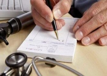 تعیین تکلیف تعرفه‌های پزشکی ۱۴۰۴ در شورای عالی بیمه / درخواست نظام پزشکی از دولت
