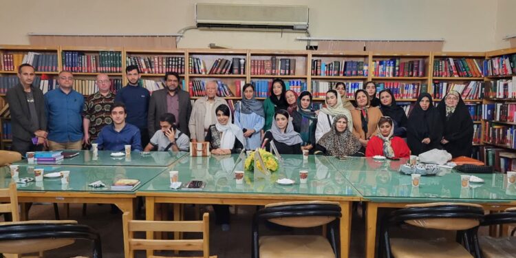 نشست ادبی کتابخوانان در دزفول برگزار شد