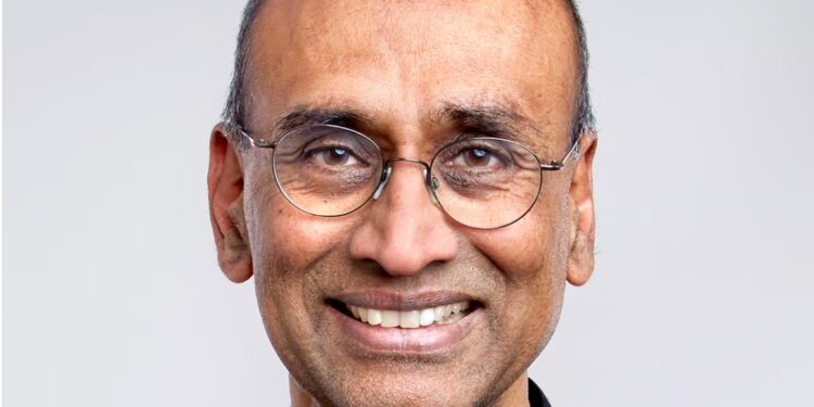 ونکو راماکریشنان: “پیری را میتوان به تأخیر انداخت، اما معجزهای در کار نیست”