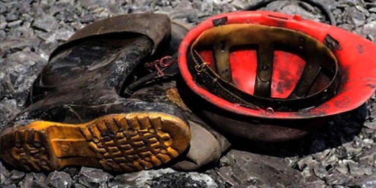 ریزش یک معدن زغال سنگ در آزادشهر؛ یک نفر فوت و 2 تن مصدوم شدند